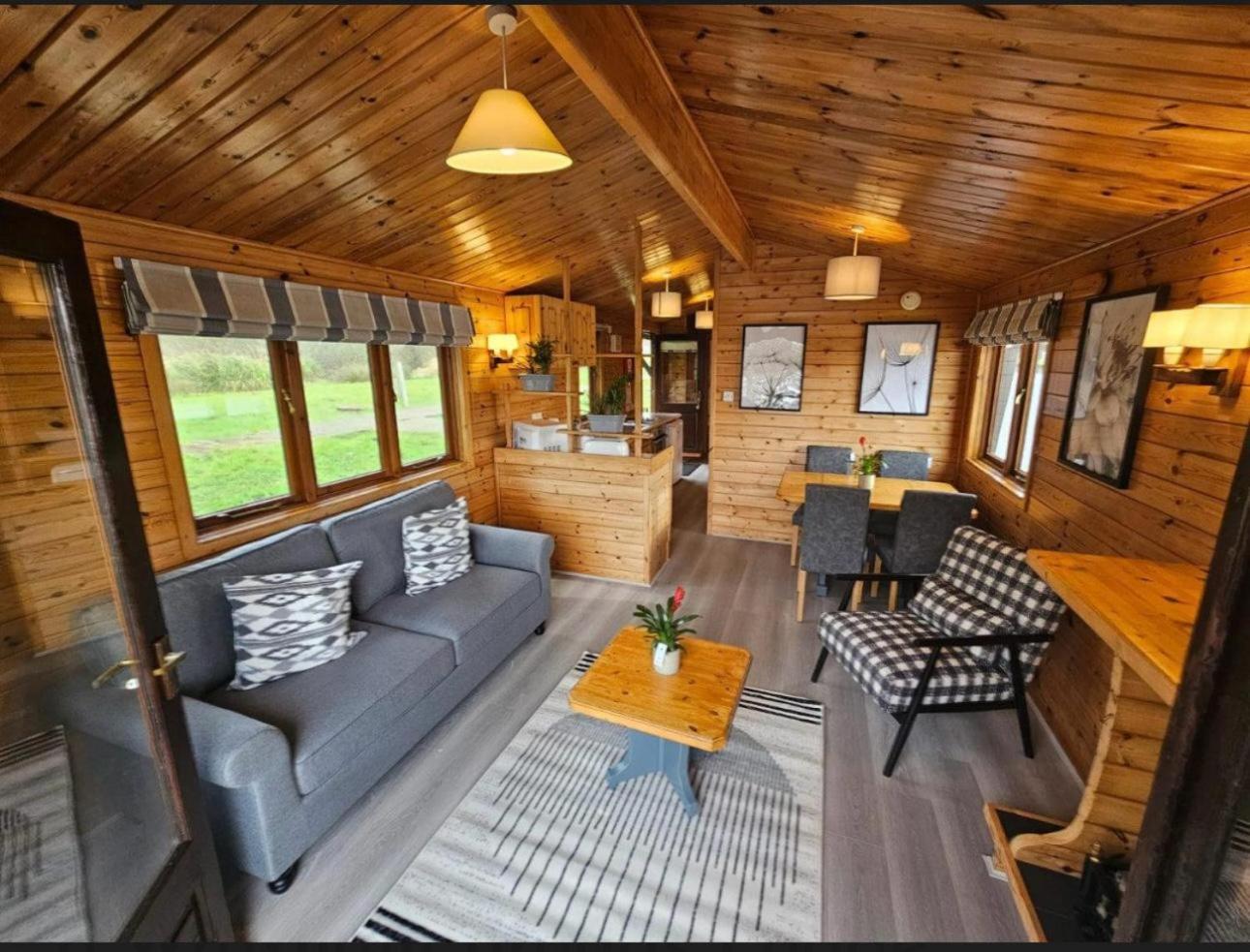 Hickling Broads Lodge Houseboat Stalham Exterior photo