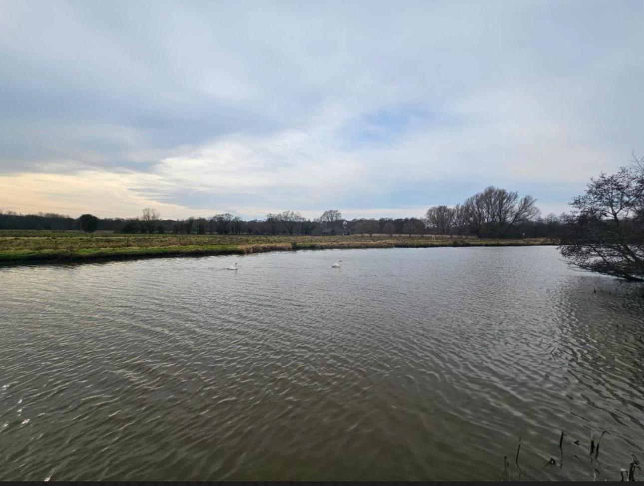 Hickling Broads Lodge Houseboat Stalham Exterior photo